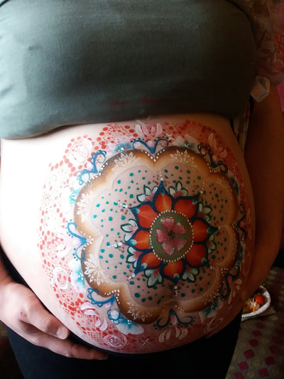 Baby bump painting - Mandala geometric pattern by Painting Pixie